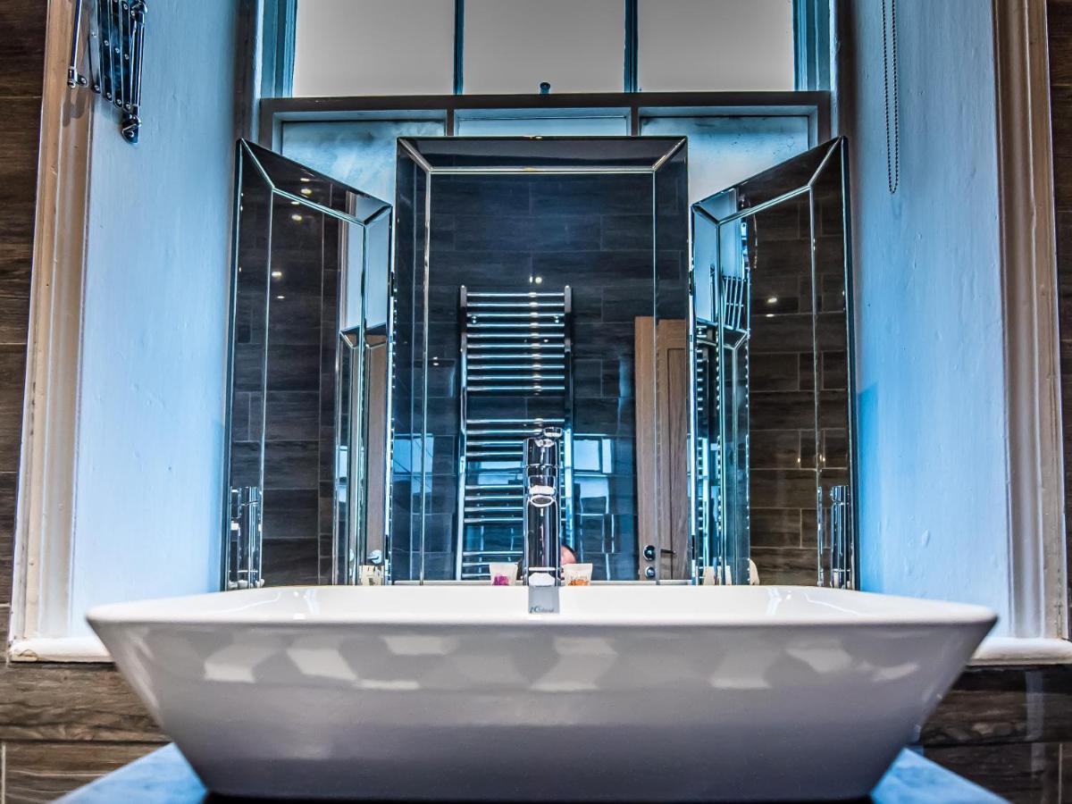 The Royal Standard Hotel Ely Bagian luar foto